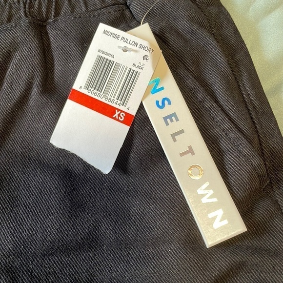 NWT Mid rise Pull-on Shorts XS Tinseltown Black FrayPocket Drawstring Elastic - Picture 8 of 14